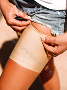 combvédő pánt szatén sima 4db szilikon csíkkal 15,5cm, Annes SATIN THIGH BAND 1pár/doboz, piros - 3. kép